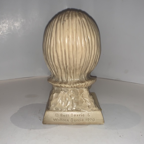 Vintage Russ Berrie & Wallace Berrie 1970 Statue - Picture 3 of 6
